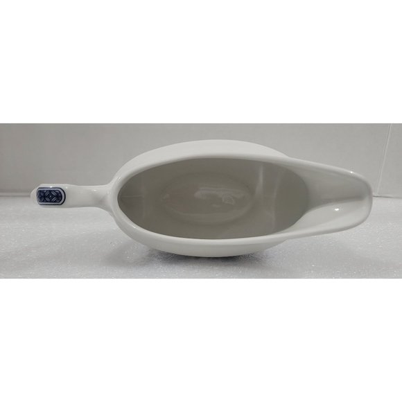 Churchill Blue Willow Gravy Boat, Made in England - Picture 4 of 8